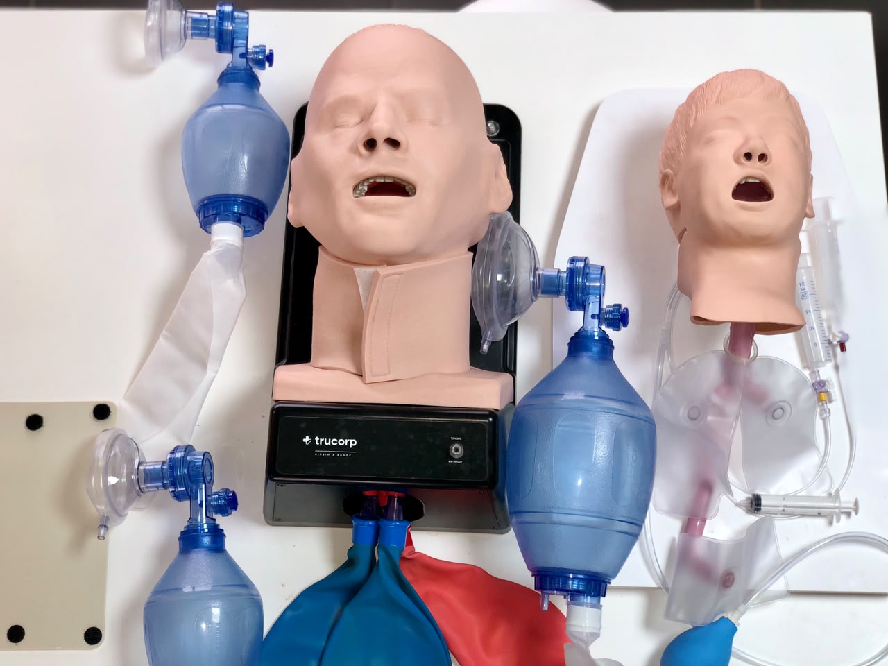 Equipos para entrenamiento de reanimación